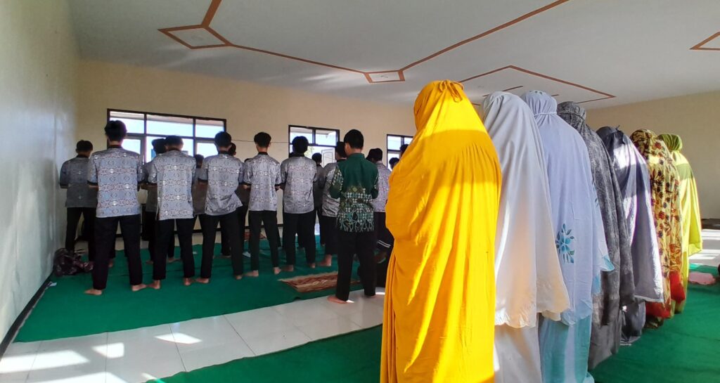 Momentum Hardikans Siswa Smamuda Sumberpucung Nobar Film Ujian Akhir   1