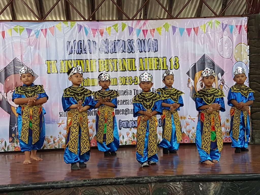 Haflah Akhirussanah TK ABA 13 Malang, Unjuk Talenta Siswa Tematik Bhinneka Tunggal Ika 2