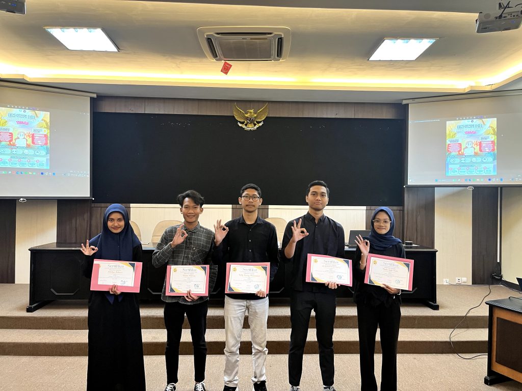 Poster Unik Rafi Arek Ekonomi Pembangunan UMM Juara Rector Cup 2