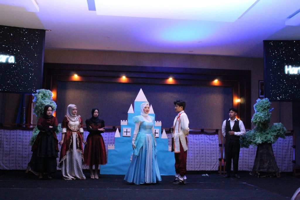 Teater Harmonia Saskara UMM, Pentas Dunia Magis-Penuh Pelajaran Hidup 4 Teater Harmonia Saskara UMM, Pentas Dunia Magis-Penuh Pelajaran Hidup 4