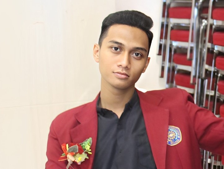Poster Unik Rafi Arek Ekonomi Pembangunan UMM Juara Rector Cup 1