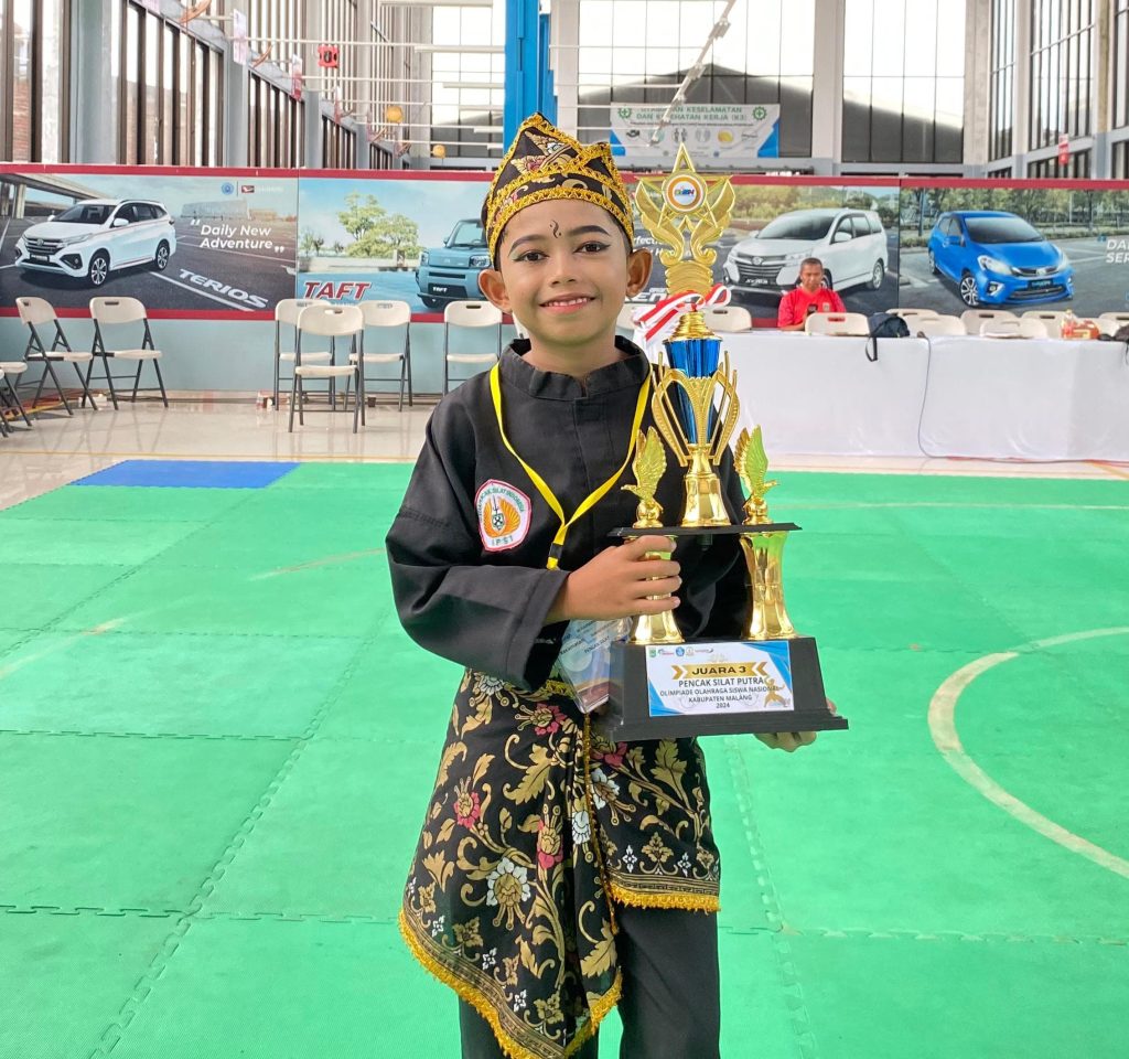 M Naqi Arek Tapak Suci MD2 Sumberpucung Juara 02SN Kabupaten Malang 1