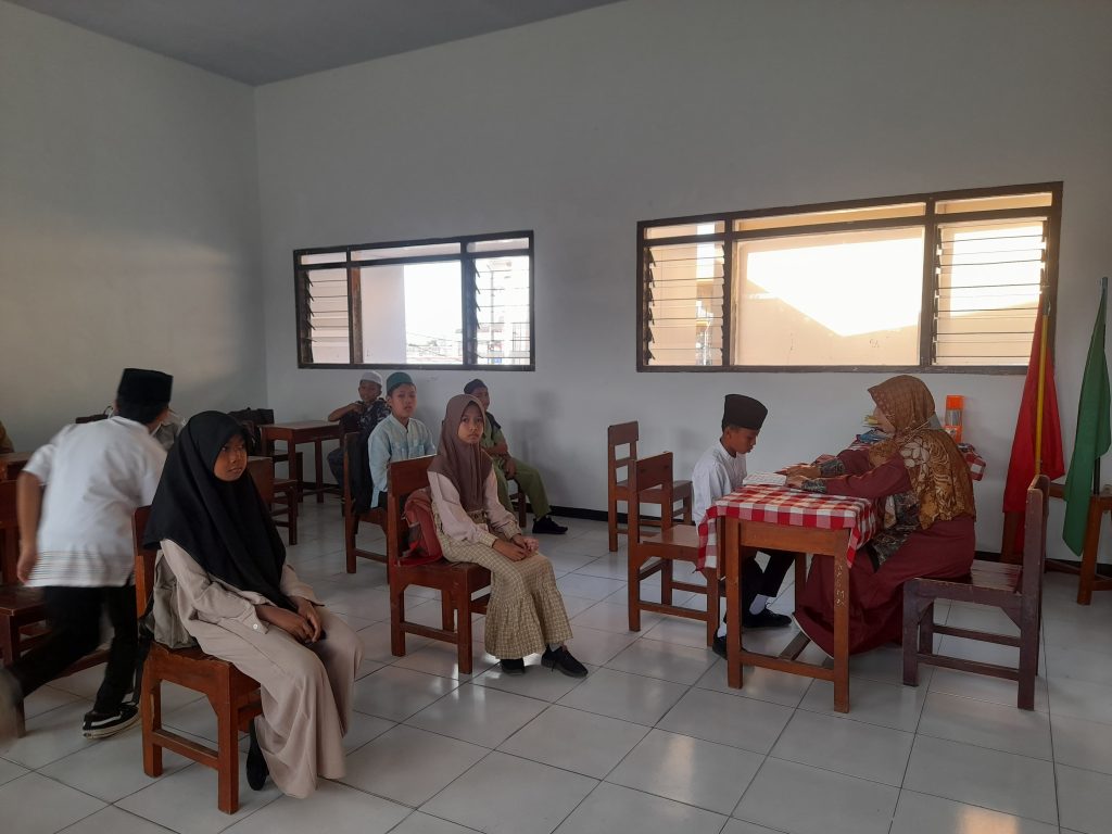 Siswa SMP M-One Sumberpucung Tes Baca Tulis Al Qur’an 1 Siswa SMP M-One Sumberpucung Tes Baca Tulis Al Qur’an 1