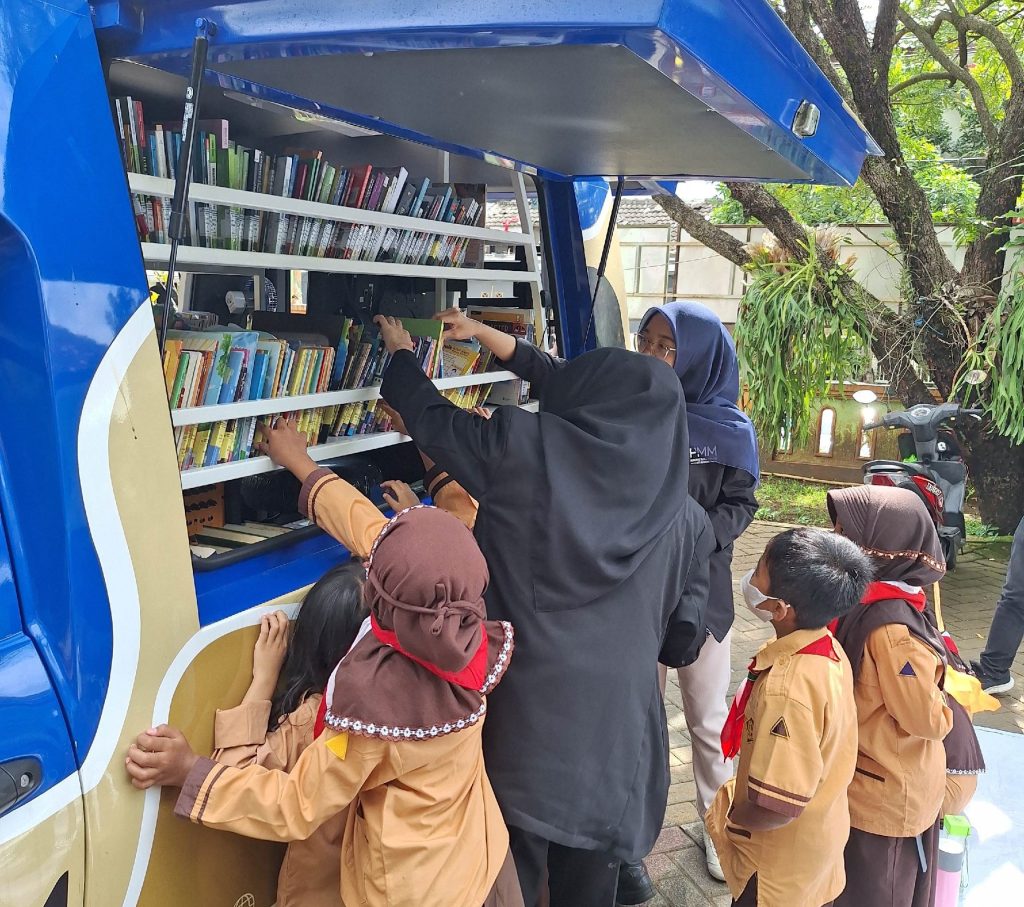 Tim PMM UMM Kolaborasi Dengan PMM Mitra Dosen, Optimalisasi Literasi di SDN Merjosari 5 Kota Malang 1