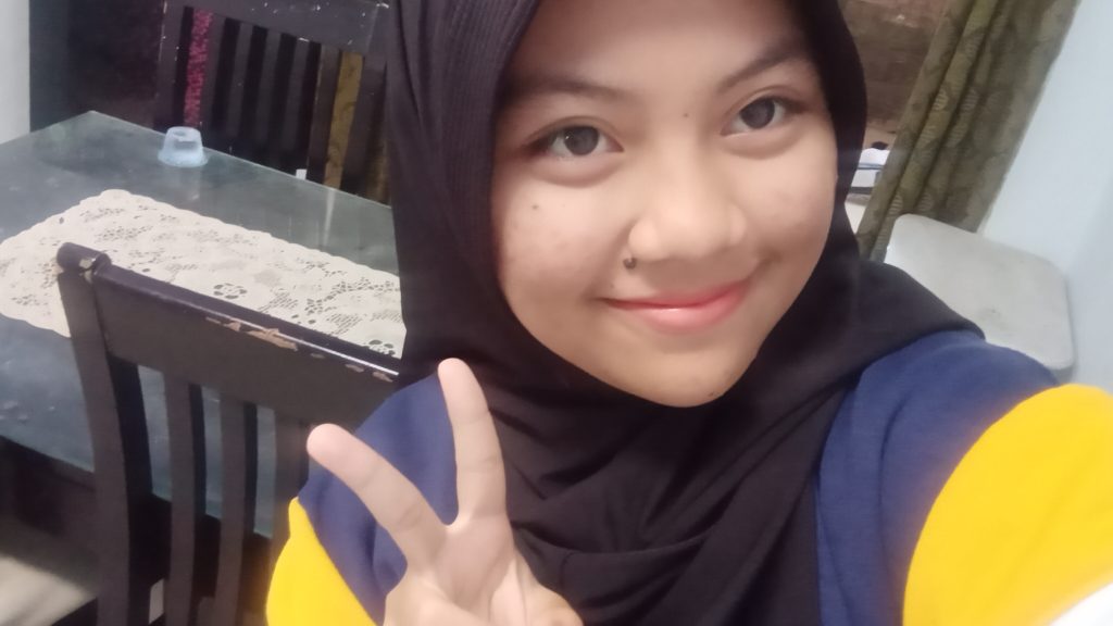 Tiwi Arek SMK Mutu Gondanglegi Juara Nasional English Speech 1