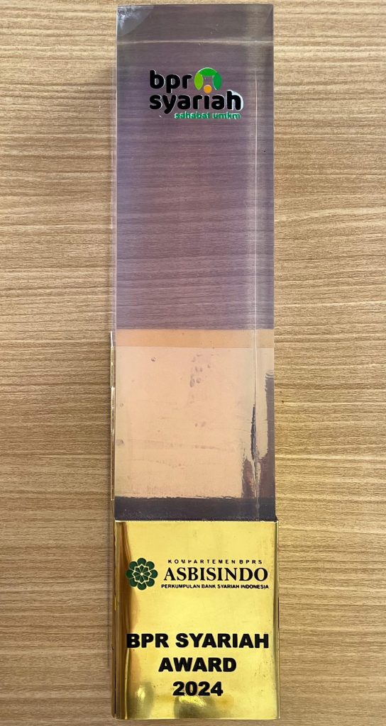 Kinerja Keuangan Terbaik, BPRS Artha Sinar Sejahtera Syariah Raih BPR Syariah Award 2