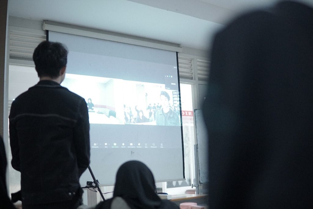 Digitalisasi, Antropolog University of Auckland Jabarkan Aktivisme Fandom K-Pop Pada Mahasiswa Prodi HI UMM 2