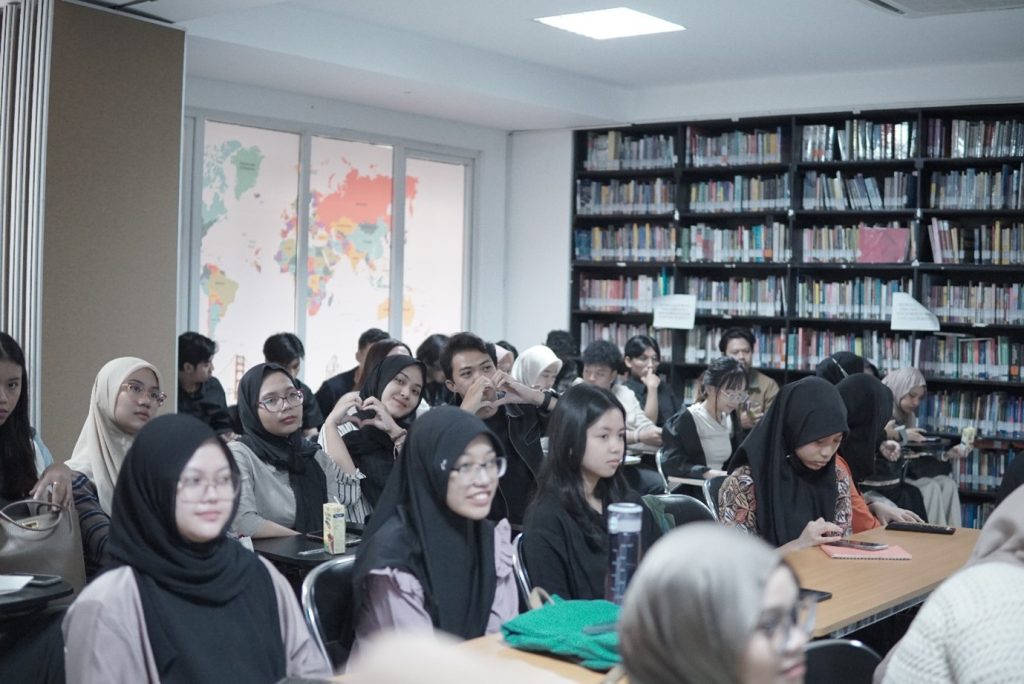 Kelas Kajian Kawasan Prodi HI UMM, Hadirkan Antropolog University of Auckland Bahas K-Pop Bukan Sekedar Budaya 2