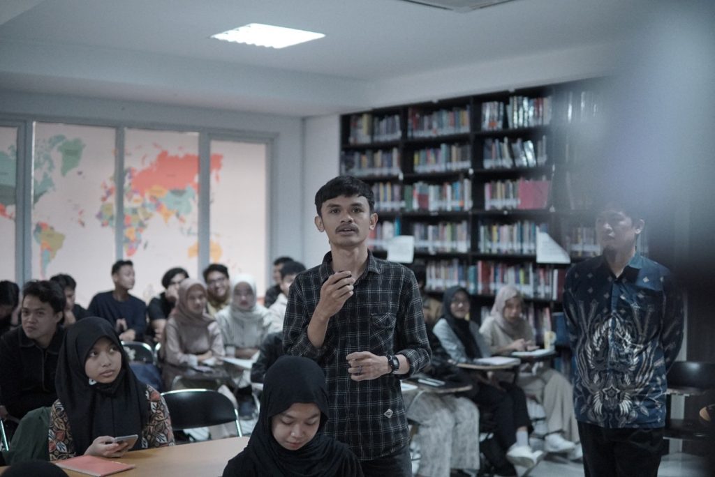 Kelas Kajian Kawasan Prodi HI UMM, Hadirkan Antropolog University of Auckland Bahas K-Pop Bukan Sekedar Budaya 3