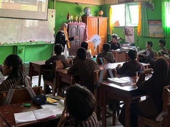 PMM 100 UMM Latih Siswa SDN Blimbing 1 Olah Limbah Jadi Pupuk Kompos 1