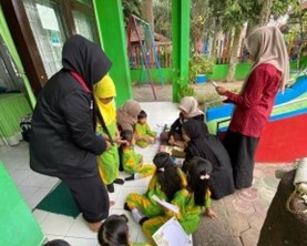 PMM 76 UMM Laksanakan Deteksi Dini Tumbuh Kembang Anak-Tingkatkan Kreativitas Siswa TK Negeri Pembina 1 Malang 2
