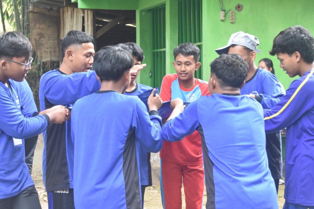 Siswa Baru SMK Mugas Outbond Penguatan Karakter 1