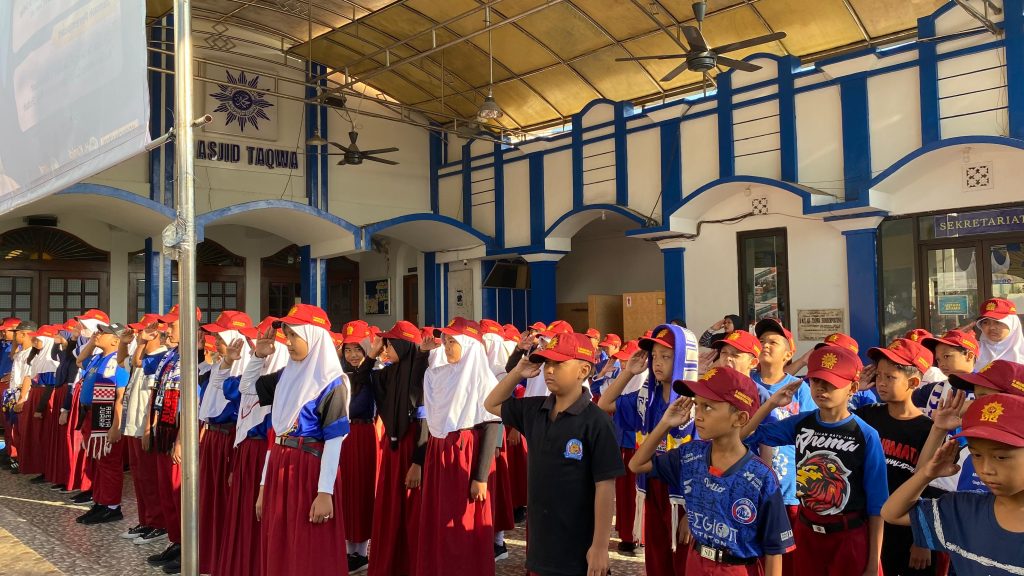 Arema Day Tiga AUM Pendidikan Sumberpucung Kompak Dresscode Singo Edan 3