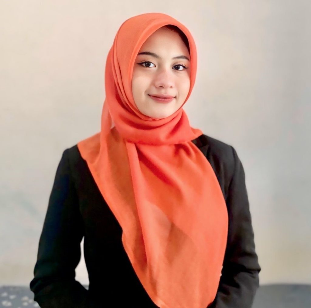 Usai Lulus, Vivi Alumni SMK Mutu Gondanglegi, Langsung Kerja di Bank Syariah 1