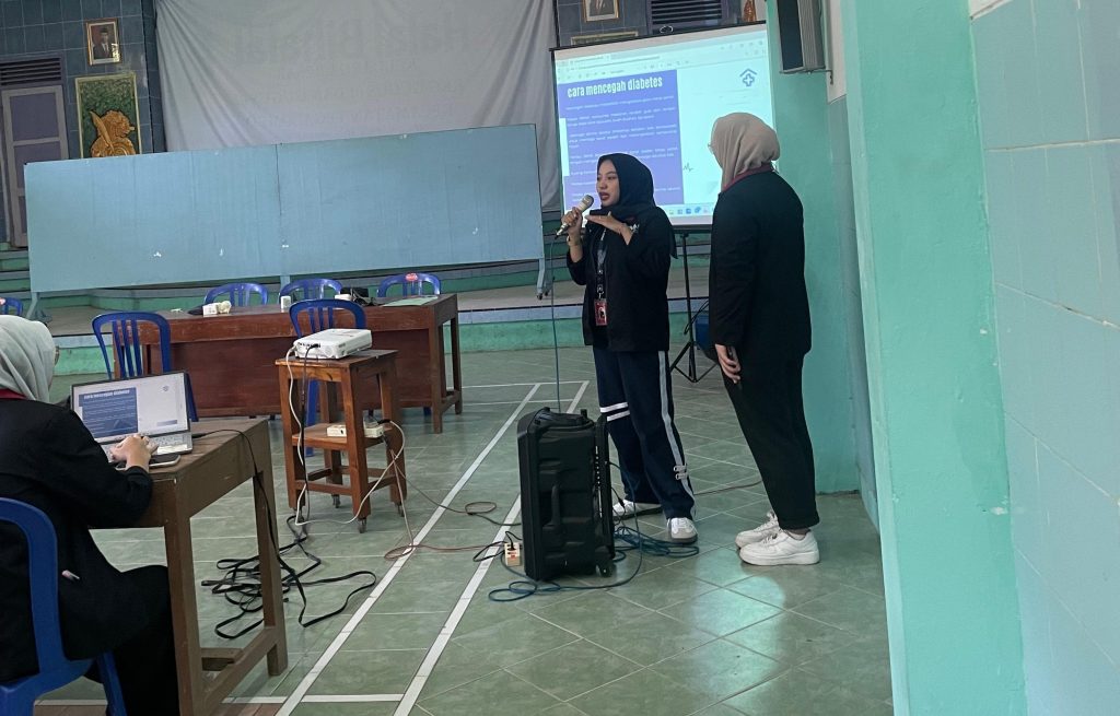 PMM 29 UMM Sosialisasi Cegah Diabetes-Cek Gula Darah Gratis Warga Tegalombo Pacitan 2