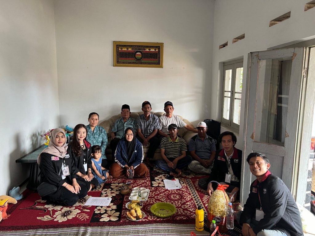 PMM 81 Gel 8 UMM-Warga Donowarih Ubah Limbah Organik Jadi Pupuk Cair 1 PMM 81 Gel 8 UMM-Warga Donowarih Ubah Limbah Organik Jadi Pupuk Cair 1