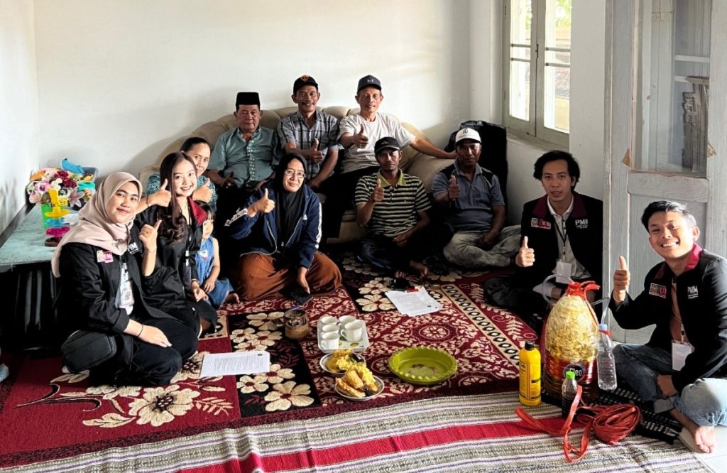 PMM 81 Gel 8 UMM-Warga Donowarih Ubah Limbah Organik Jadi Pupuk Cair 2 PMM 81 Gel 8 UMM-Warga Donowarih Ubah Limbah Organik Jadi Pupuk Cair 2