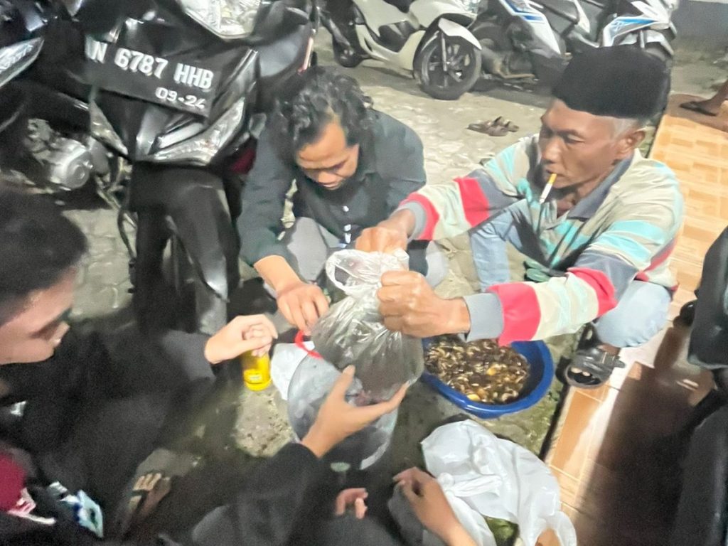 PMM 16 UMM Ubah Sampah Jadi Pupuk-Produk Kerajinan  Tangan 3
