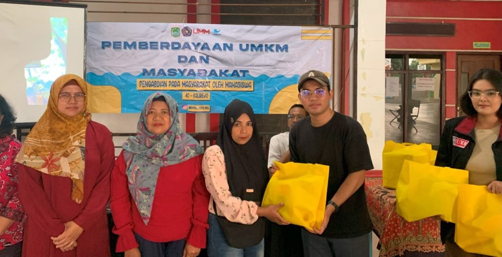 Bersama Alumni, PMM 40 UMM Bagi Tips Digital Marketing Pada UMKM Kalirejo 2