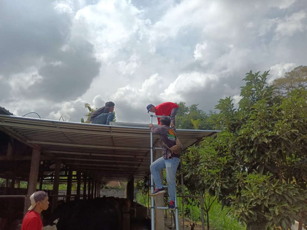 Tim PPM Polinema Aplikasi Solar Powered System Sebagai Smart Farming Kandang Sapi 3 Tim PPM Polinema Aplikasi Solar Powered System Sebagai Smart Farming Kandang Sapi 3