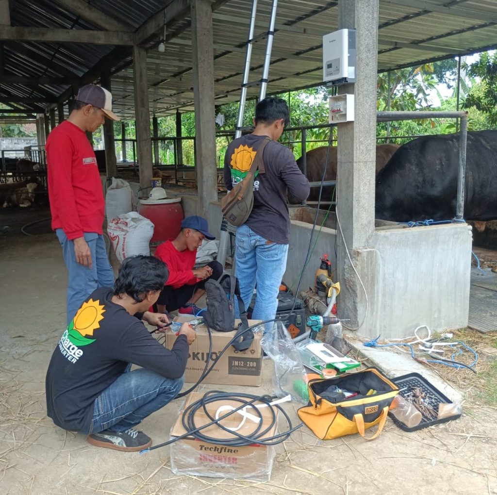 Tim PPM Polinema Aplikasi Solar Powered System Sebagai Smart Farming Kandang Sapi 2 Tim PPM Polinema Aplikasi Solar Powered System Sebagai Smart Farming Kandang Sapi 2