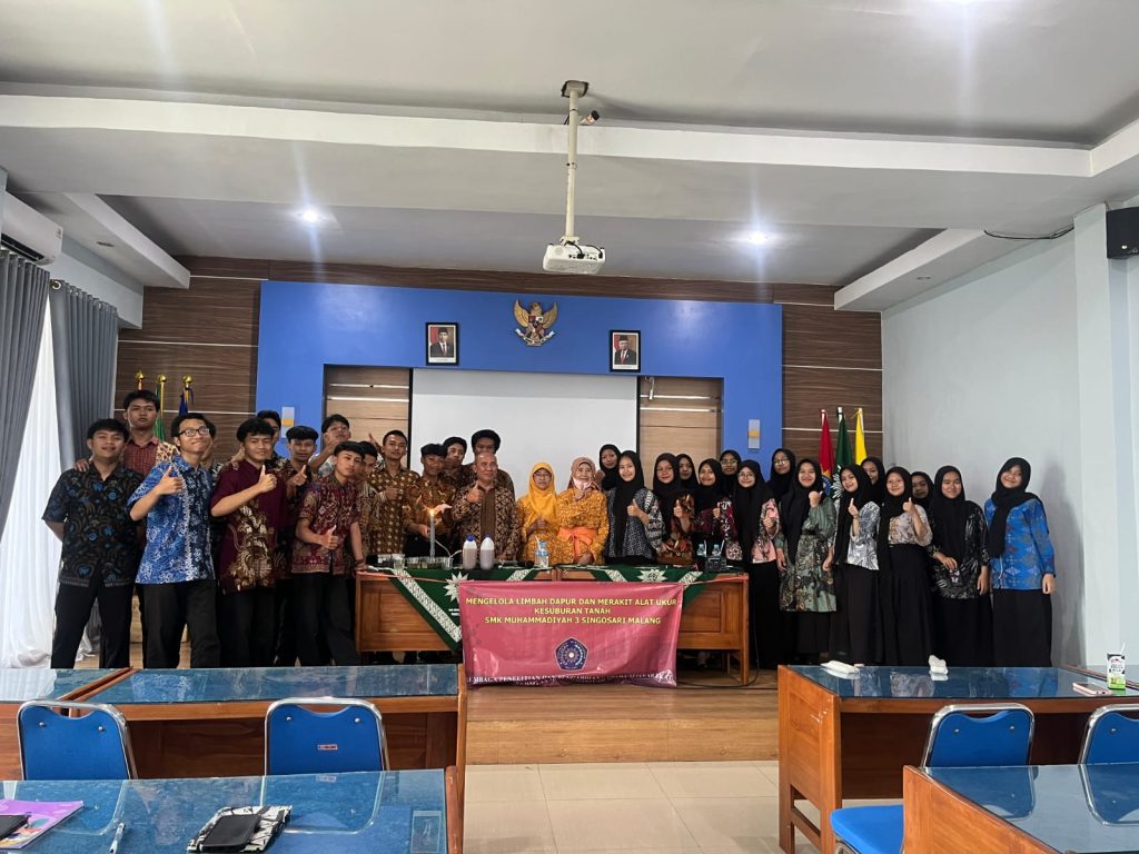 Pengabdian Kepada Masyarakat oleh Dosen UMM di SMK Mugas 1