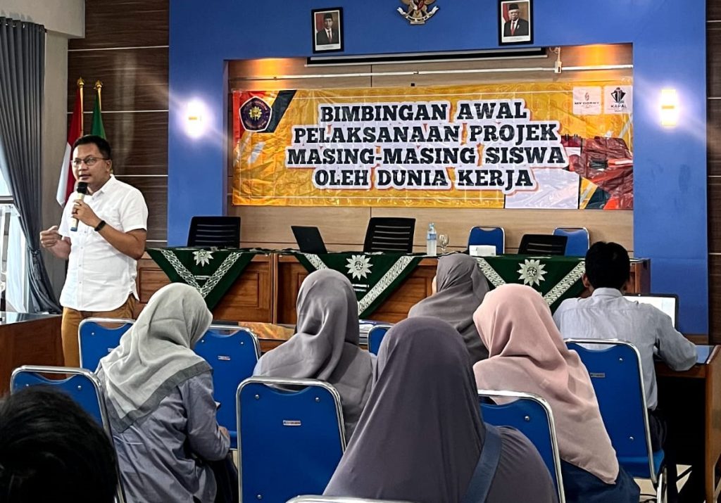 Siswa SMK Mugas Bimbingan Projek Kreatif-Kewirausahaan 1