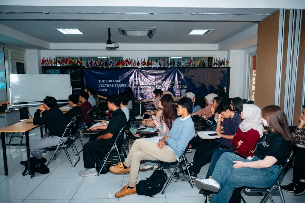 Pakar Asia Timur Ungkap Transformasi Multikultural Jepang-Korea pada Mahasiswa HI UMM 1