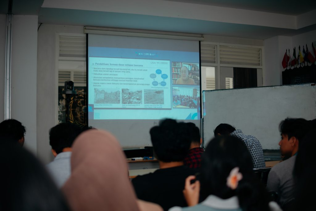 Pakar Asia Timur Ungkap Transformasi Multikultural Jepang-Korea pada Mahasiswa HI UMM 2