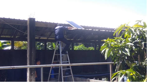 Pasang Instalasi Panel Surya, Tim PPM Polinema Support Petani Ikan Koi Tulungagung 2