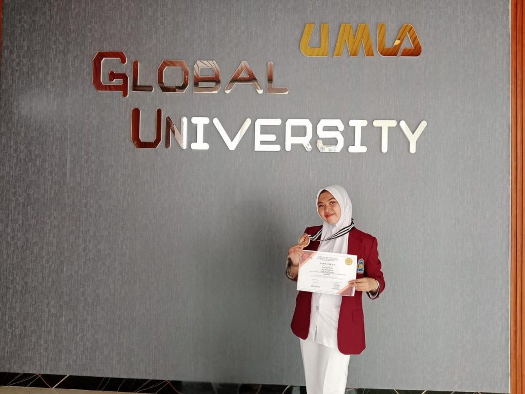Mahasiswa Fisioterapi UMLA Juara Nasional Karya Tulis Ilmiah 2 Mahasiswa Fisioterapi UMLA Juara Nasional Karya Tulis Ilmiah 2