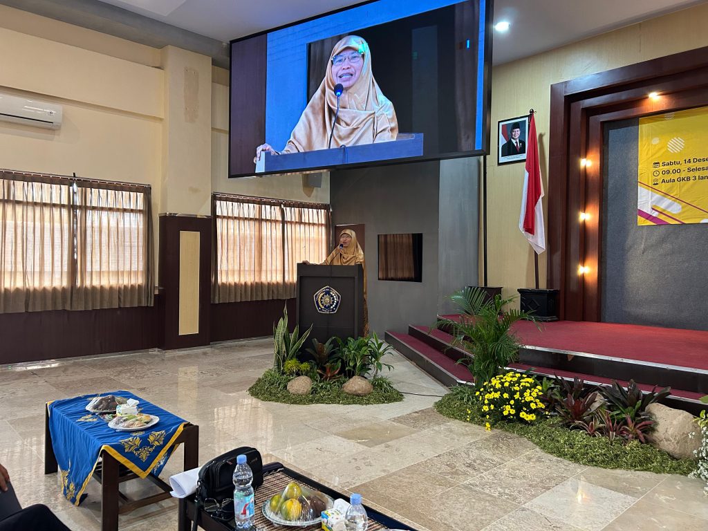 Prodi EP FEB UMM Seminar Bisnis dan Ekonomi-Serahkan Sertifikat Penghargaan Sejumlah Mitra DUDI 1