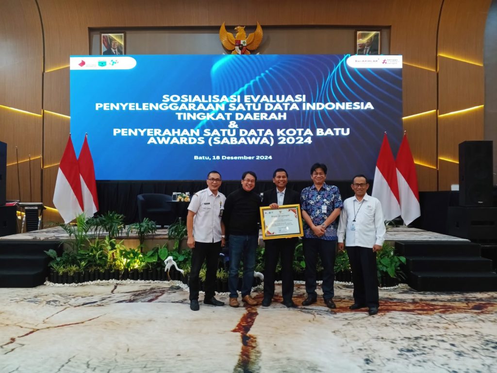 Sukses Wujudkan Satu Data Kota Batu, Pojok Statistik FEB UMM Raih BPS Awards 1