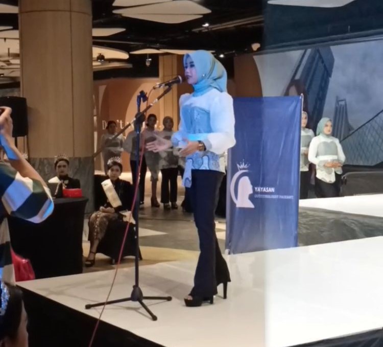 Avica Mahasiswa PGSD UMLA Juara Satu Duta Baca Jatim 1