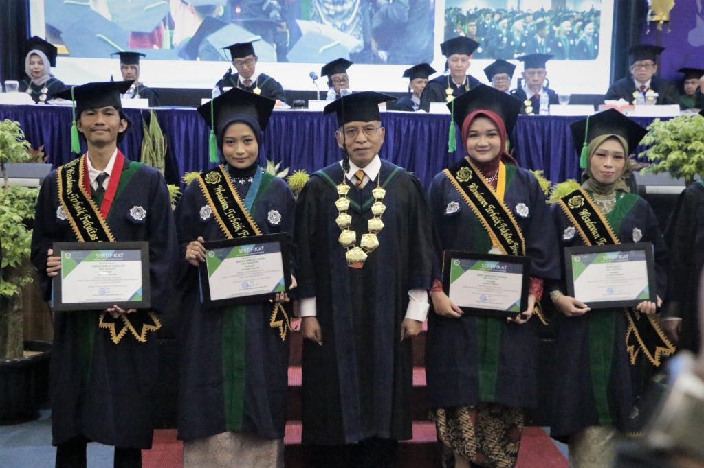 UM Bandung Gelar Wisuda Ke 7 Konsisten Cetak Lulusan Berkarakter Unggul 1