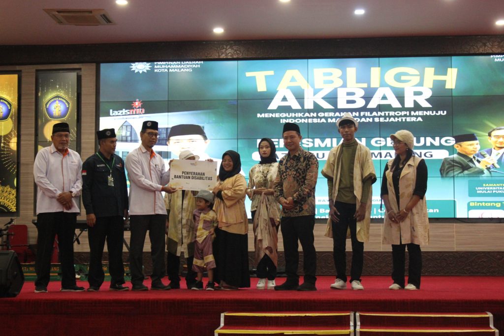 Samantha Krida Menyala, Tabligh Akbar Spektakuler Muhammadiyah Kota Malang Dapat Banyak Pujian 3 Samantha Krida Menyala, Tabligh Akbar Spektakuler Muhammadiyah Kota Malang Dapat Banyak Pujian 3