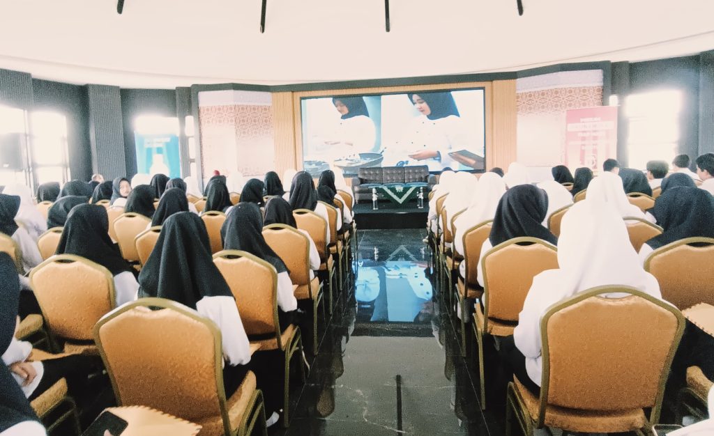 Sukses Bersaing 240 Pelamar, Lima Siswa SMK Mutu Gondanglegi Rintis Karir di PT Otsuka 2