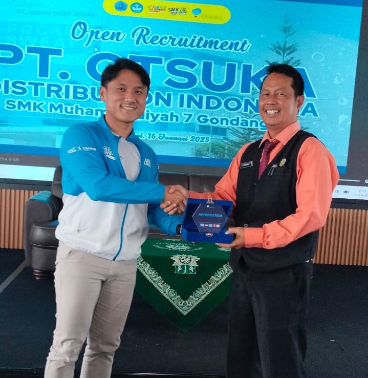 Sukses Bersaing 240 Pelamar, Lima Siswa SMK Mutu Gondanglegi Rintis Karir di PT Otsuka 1