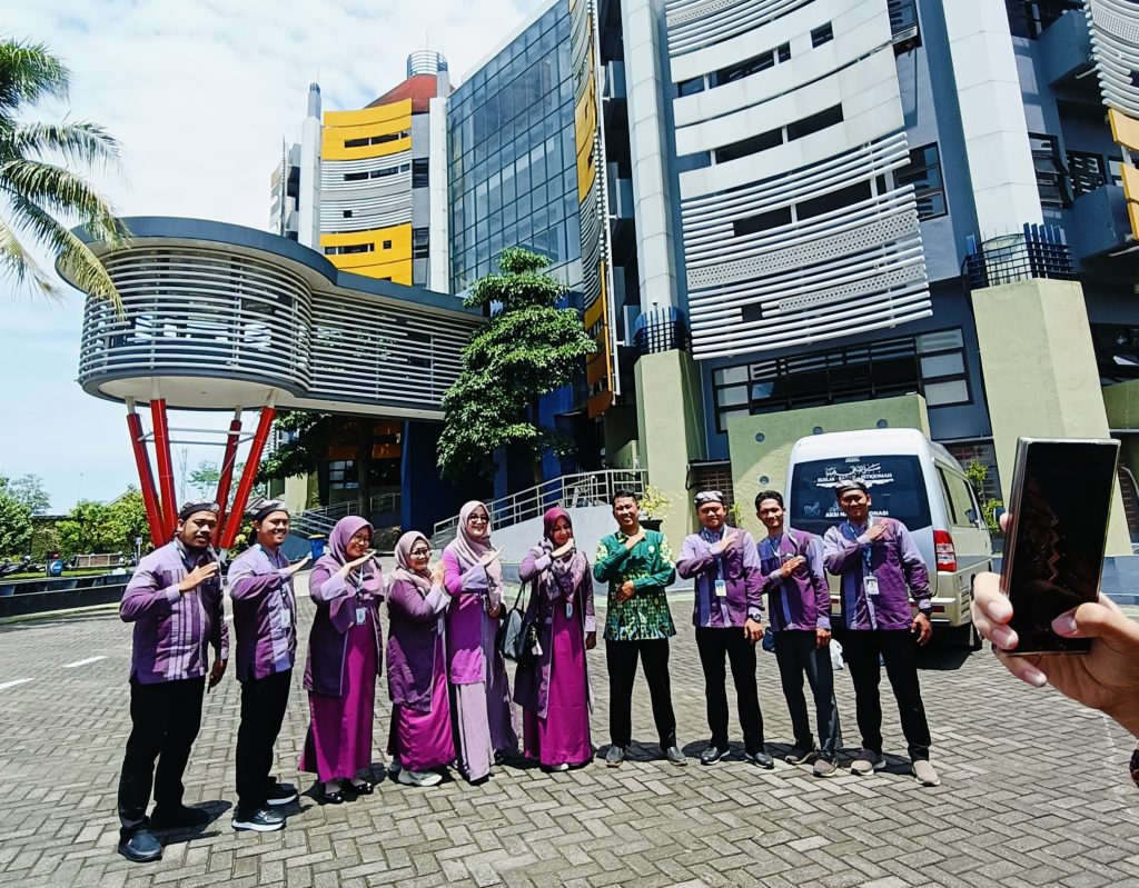 SD Muhammadiyah Jogokariyan Ngangsu Ilmu Inovasi SMK Mutu Gondanglegi 2 SD Muhammadiyah Jogokariyan Ngangsu Ilmu Inovasi SMK Mutu Gondanglegi 2