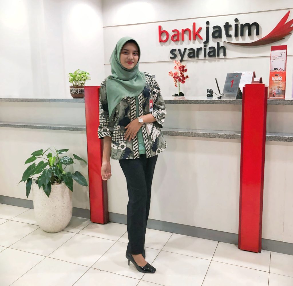 Lolos JIP, Mega Aprilianti Alumni SMK Mutu Gondanglegi Sukses Karir Bank Syariah 1