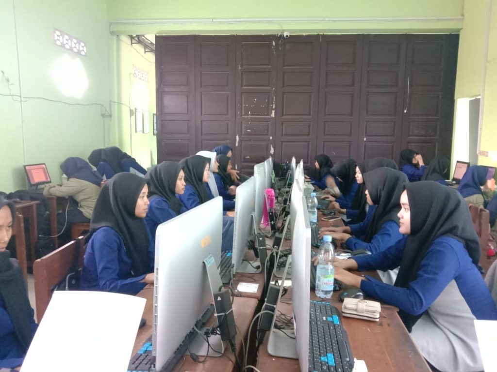 Siswa SMK Mugas Pembekalan Penguatan Kompetensi Sukses UKK 2