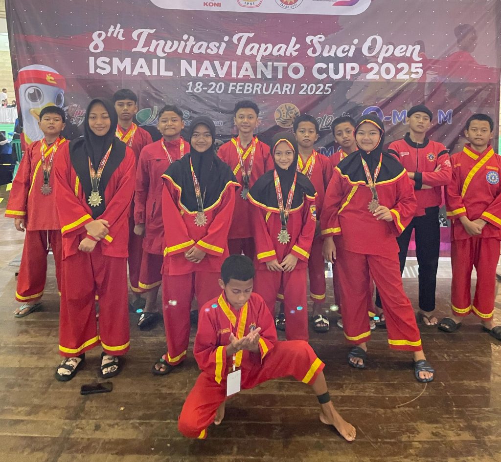 Siswa SMP M-One Sumberpucung Borong 15 Medali Kompetisi Ismail Navianto 1