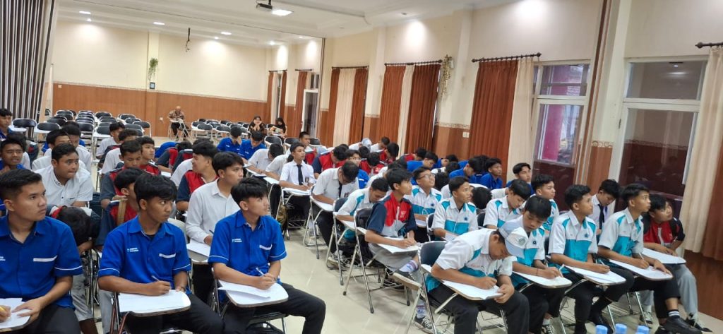 Lolos Seleksi KerjaPT Malindo Intitama Raya, 40 Siswa-Wali Murid SMK Mutu Gondanglegi Koordinasi     1