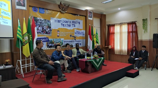 Mahasiswa ITS Asal Korea Selatan-Tanzania International Visiting Teacher di SMK Mutu Gondanglegi 3