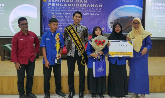 Firli Arek DKV SMK Mutu Gondanglegi Sekolah-Kerja, Kreator Muda Si Duta Kecap 2 Firli Arek DKV SMK Mutu Gondanglegi Sekolah-Kerja, Kreator Muda Si Duta Kecap 2