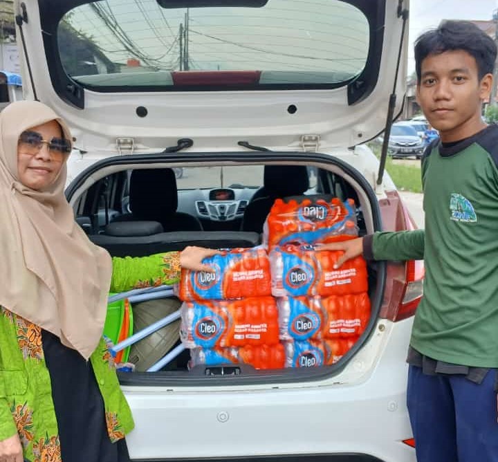 PCM Gunung Putri, Lembaga-Ortom Bantu Warga Tedampak Banjir 2 PCM Gunung Putri, Lembaga-Ortom Bantu Warga Tedampak Banjir 2