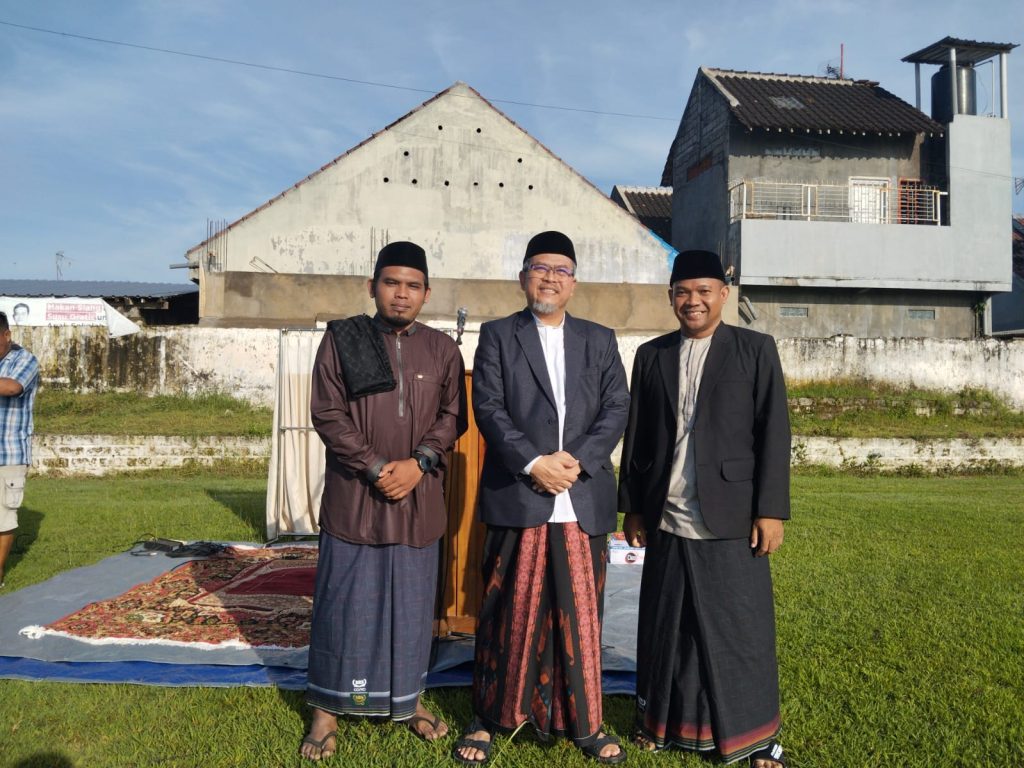Hadirkan Khotib Cendekiawan Muslim, Sholat Idul Fitri PCM Sumberpucung Bahas Makna  Ihsan 3