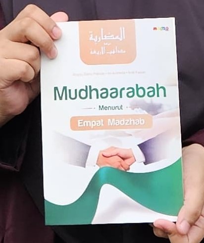 Tiga Mahasiswa Ekonomi Syariah UMM Terbitkan Buku Mudhaarabah Menurut Empat Madzab 3