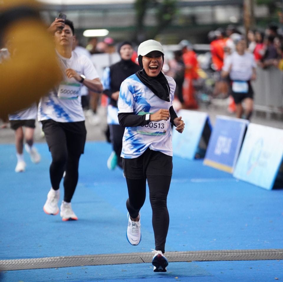 Devi Maya, Guru PPKn-Owner Lapak Cimay Wujudkan Siswa Smamuda Sumberpucung Unggul Wirausaha 3