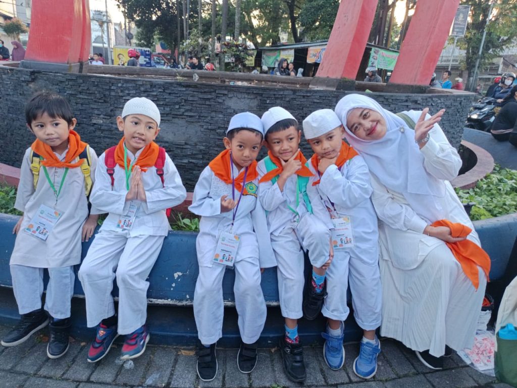 Labaik Allahumma Labaik, Siswa TK ABA 13 Malang Lakukan Manasik 1